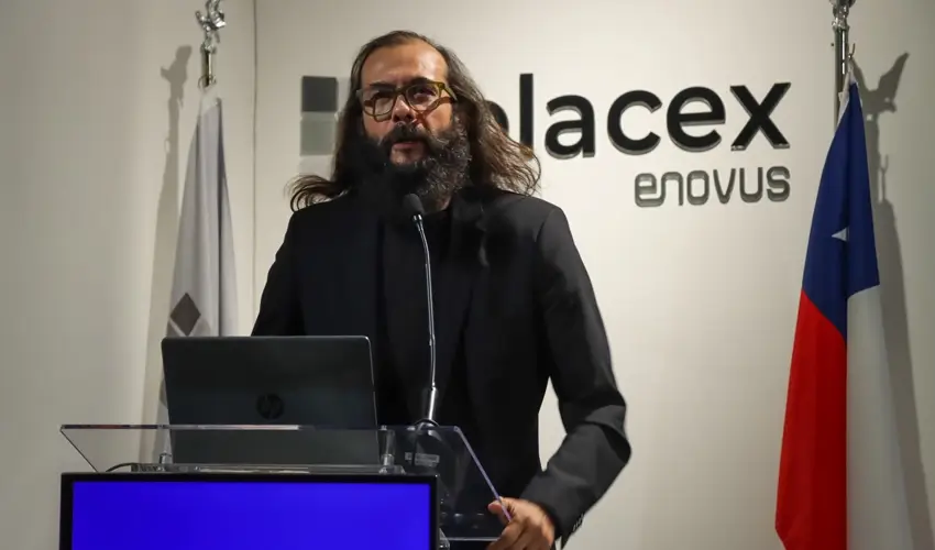 Marcelo Lagos realiza charla de adaptación a peligros naturales en Iplacex